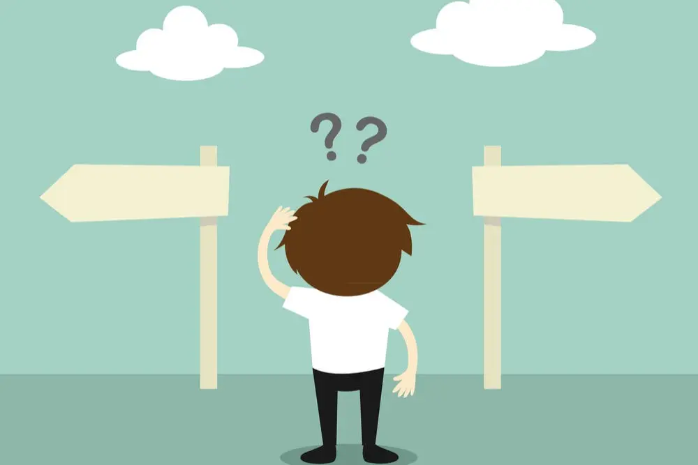 یک تیم کاری در حال بحث و تصمیم‌گیری در یک جلسه