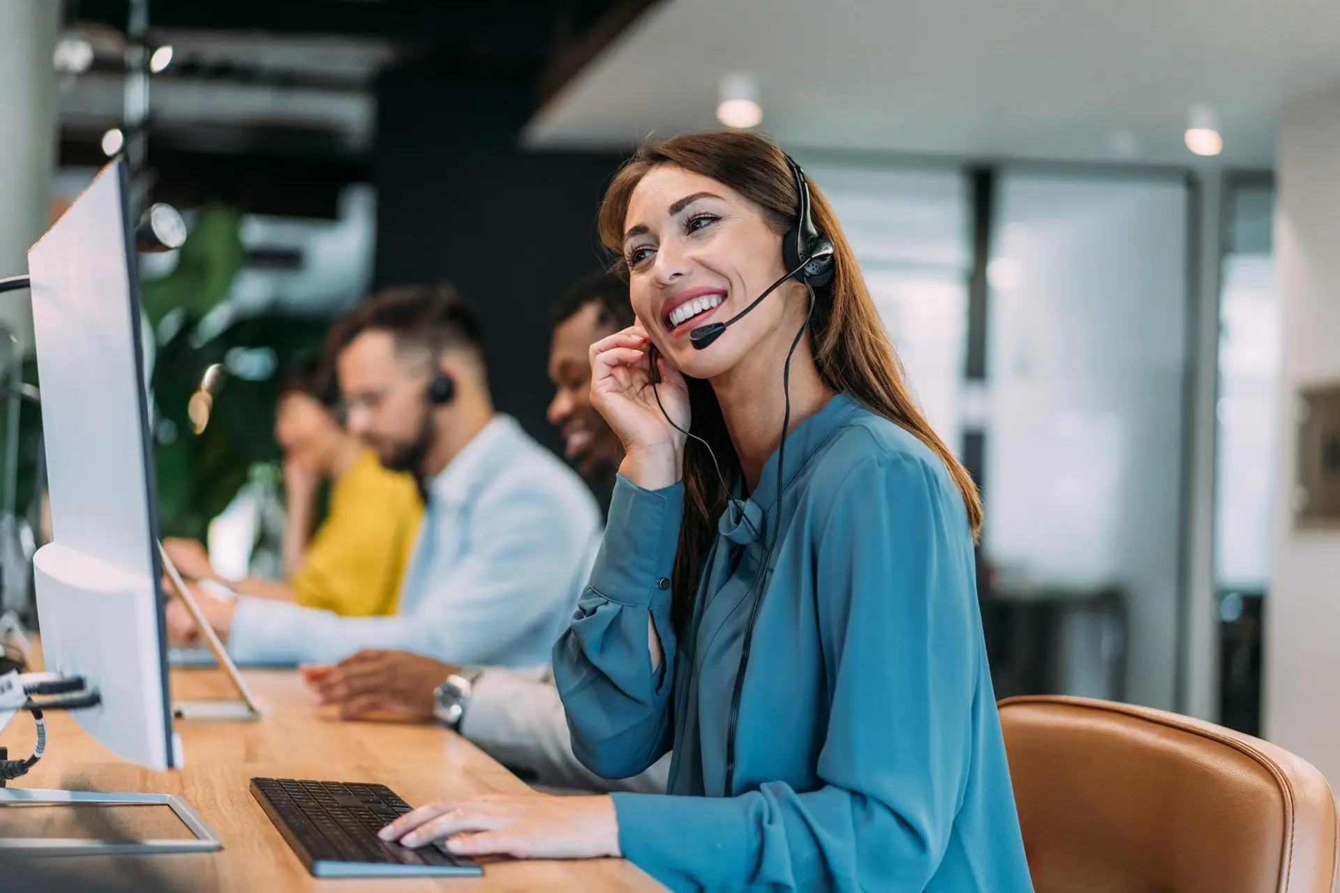 چیکار کنیم مشتری نداند با چه کسی تماس بگیرد؟