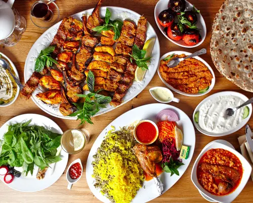 استفاده از ویدئو و پادکست برای آموزش روش‌های پخت غذاهای ایرانی و معرفی فرهنگ آن‌ها