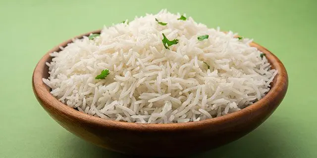 برنج پخته شده با بافت یکنواخت و بدون چسبندگی