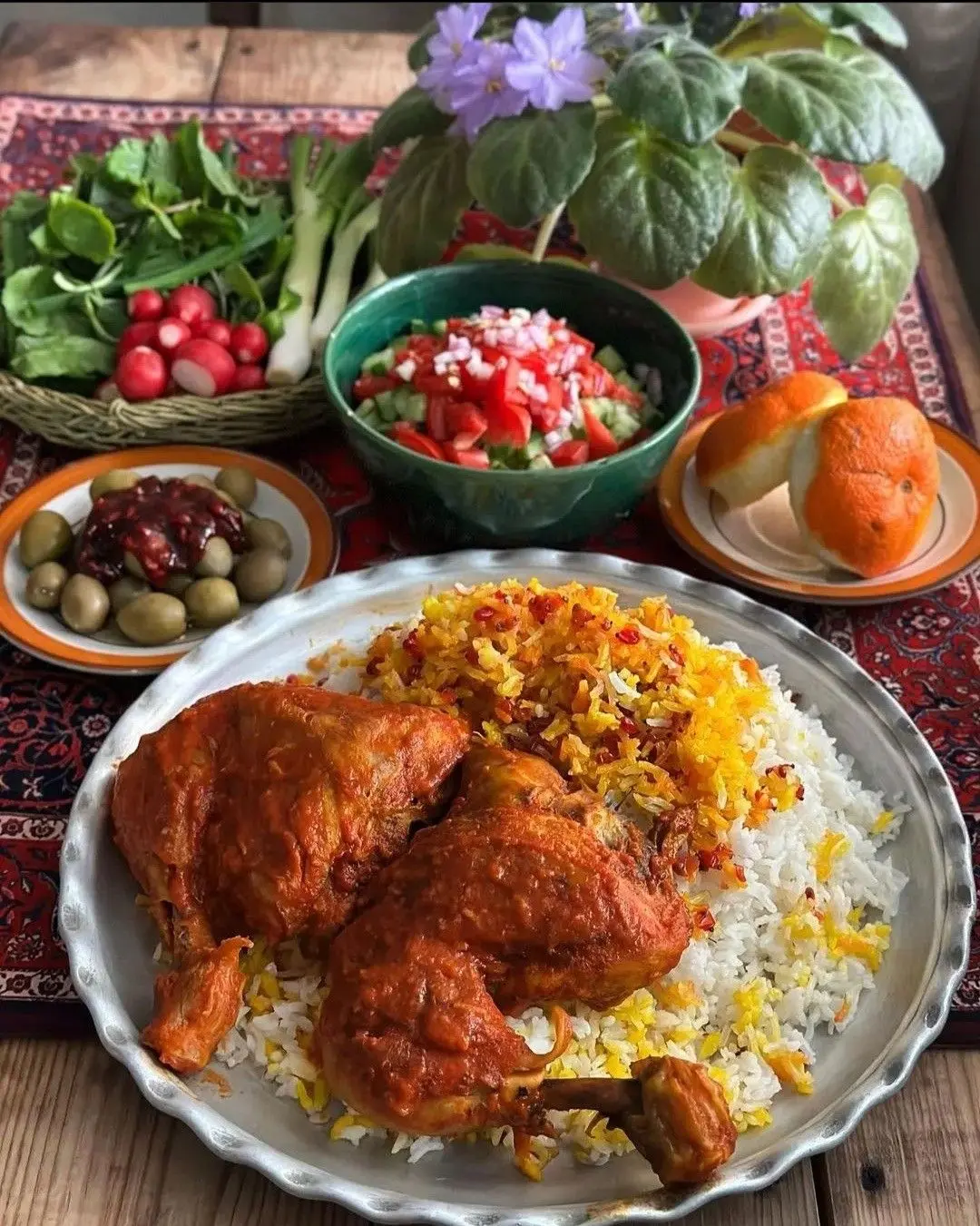 غذاهای سنتی ایرانی مانند آش و دizi که هر کدام دارای تاریخچه و روش پخت خاص خود هستند