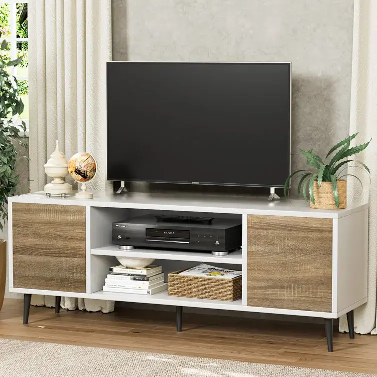یک کابینت تلویزیونی مدرن با قفسههای ذخیرهسازی برای دستگاهها و وسایل جانبی