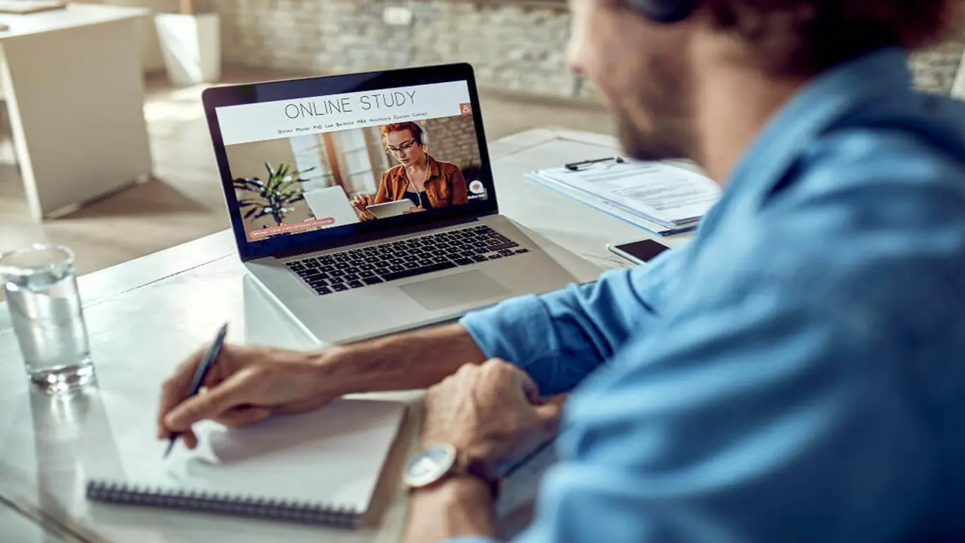 چیکار کنیم آموزش آنلاین مؤثرتری داشته باشیم؟