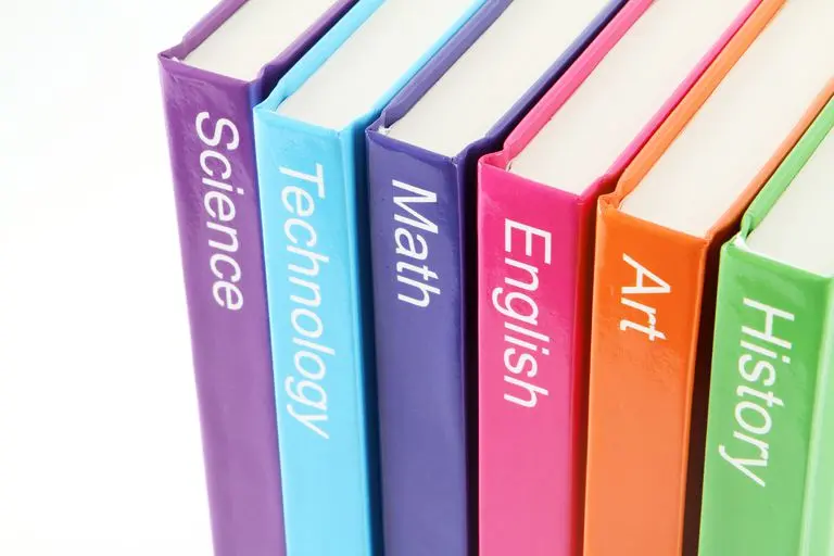 چیکار کنیم کتاب‌های درسی را مرتب نگهداری کنیم؟