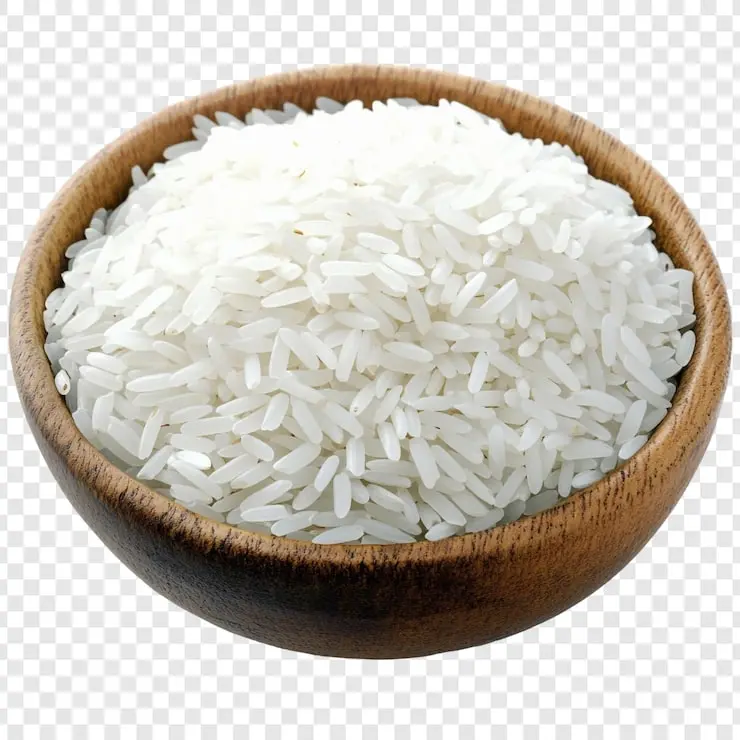 کاسه چوبی پر از برنج پخته شده و خوشمزه