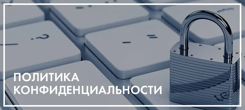 یک فرد با لبخند و چشمان بسته، نشان‌دهنده اعتماد و آرامش در استفاده از خدمات دیجیتال