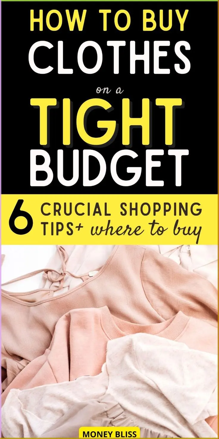 یک لیست خرید دستنویس روی یک میز چوبی با قلم و کاغذ