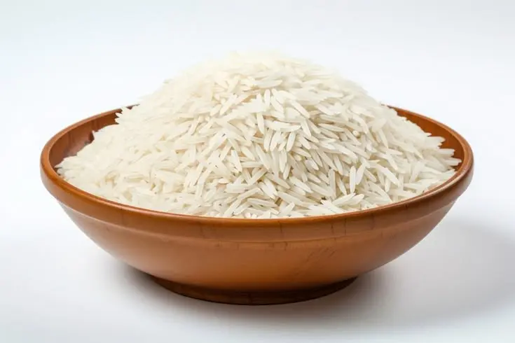 قوری برنج در حال پخت با درپوش