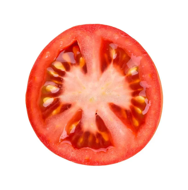 برش تازه گوجه‌فرنگی بر روی زمینه سفید
