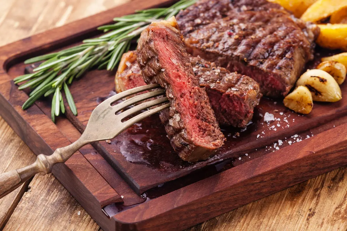 چیکار کنیم گوشت سریع‌تر بپزد؟