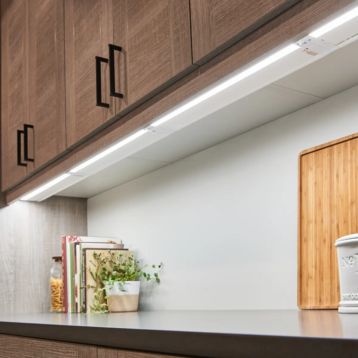 چیکار کنیم نور زیر کابینت طراحی شود؟