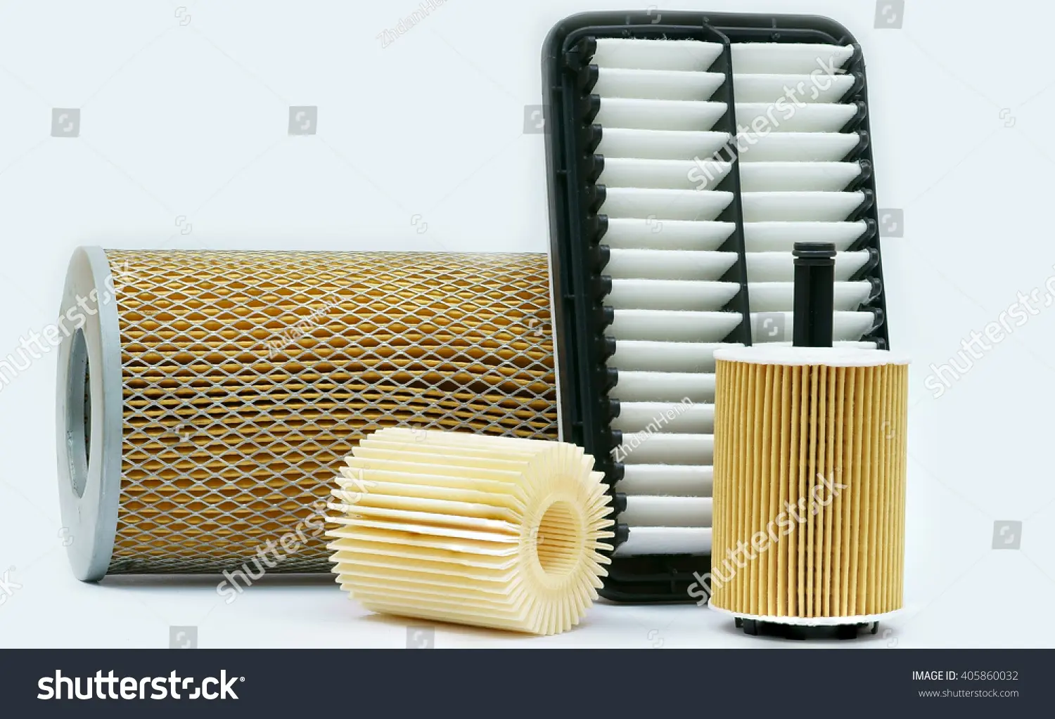 نمونه فیلترهای تخصصی برای محصولات صنعتی مانند فیلترهای هوا در موتور خودرو
