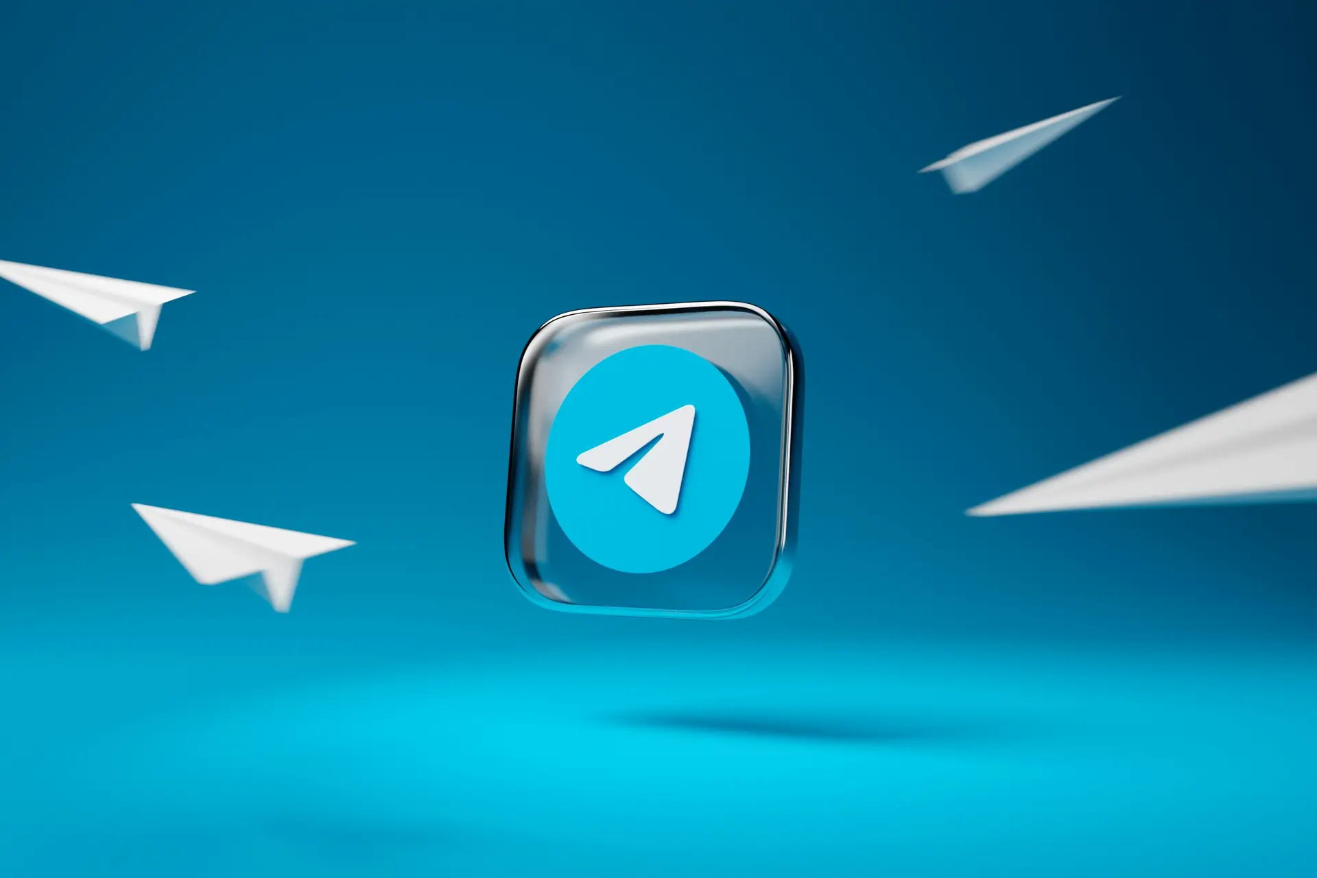پنل اصلی تلگرام با چتهای مختلف و گروهها