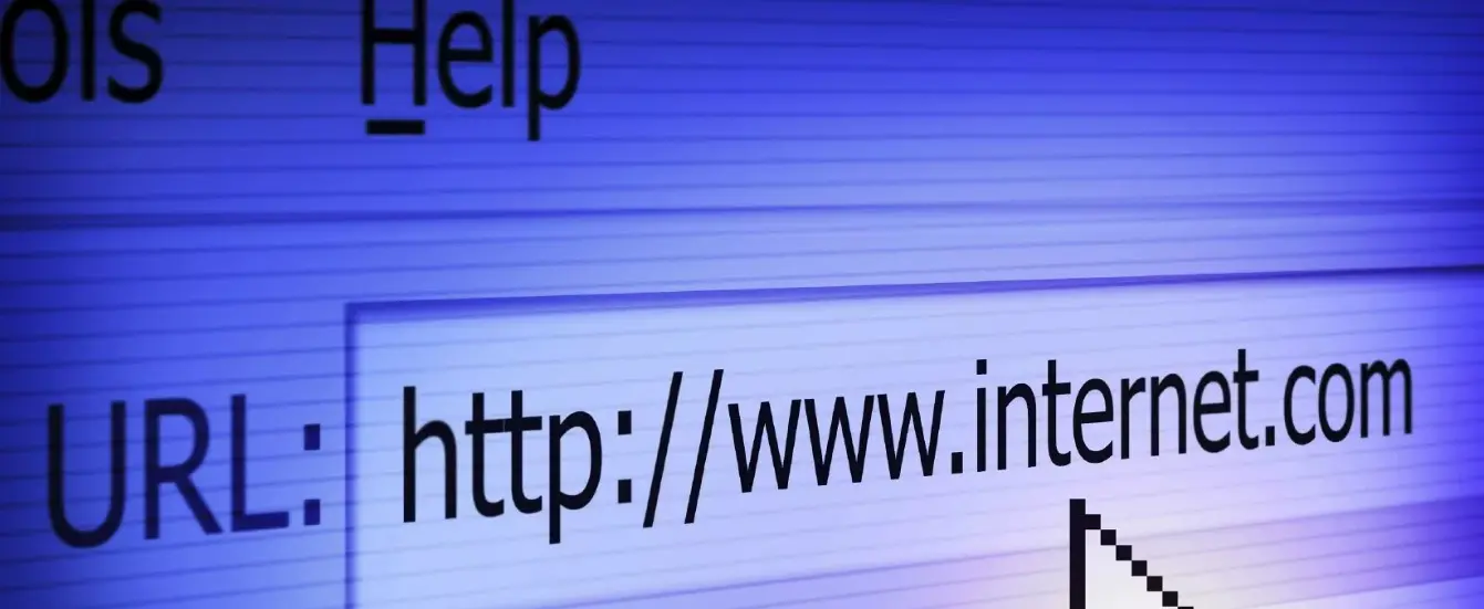 نمونه‌ای از یک URL بهینه شده که تاریخ در آن تغییر نمی‌کند و چگونگی تأثیر مثبت آن بر سئو و تجربه کاربری
