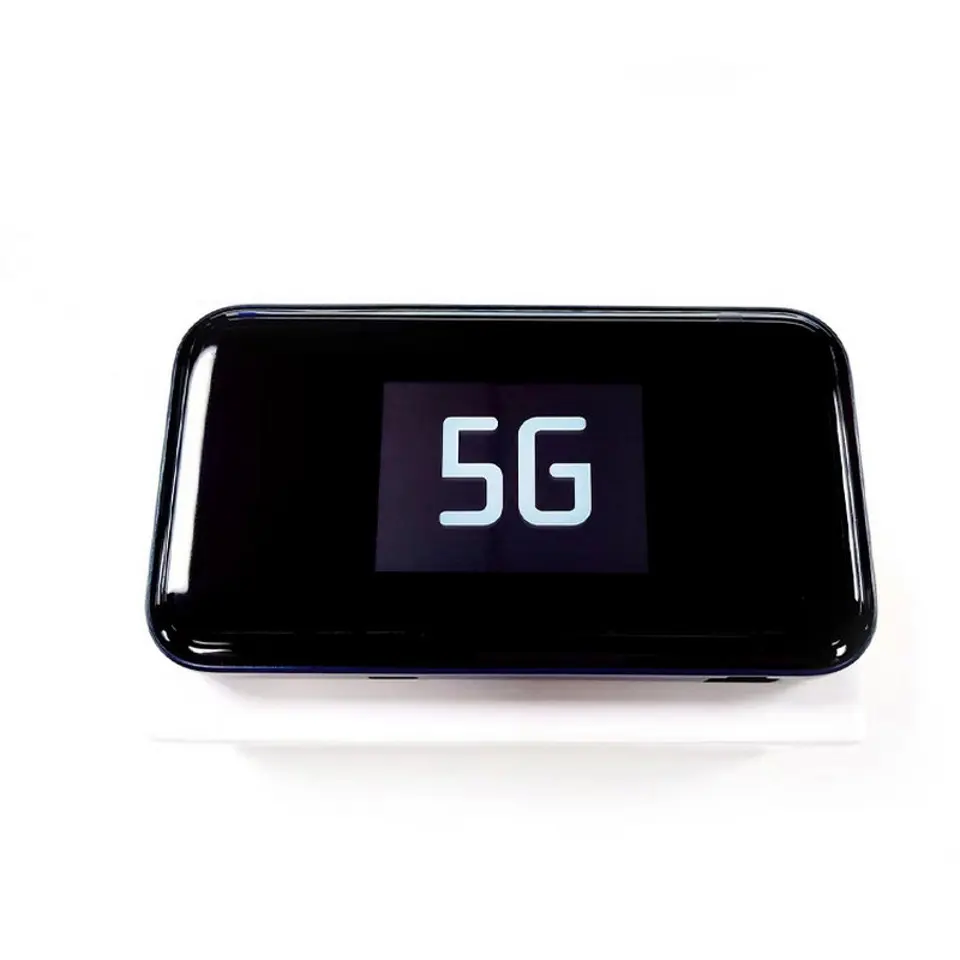 مودم 5G با طراحی مدرن و پورت‌های مختلف برای اتصال دستگاه‌ها