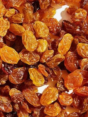 کشمش پلویی با رنگ قرمز روشن و یکنواخت