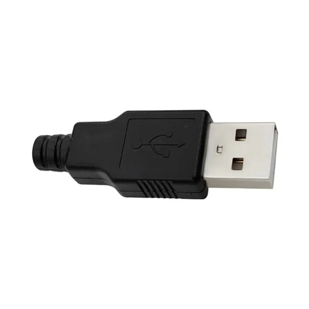 نمونه پریزهای USB مختلف با طراحی و اندازه‌های متفاوت