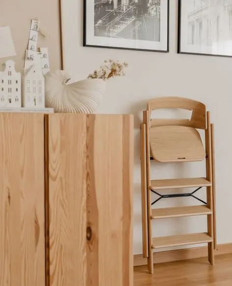 صندلی غذا کودک با طراحی ساده و قابل تنظیم برای کودکان نوپا