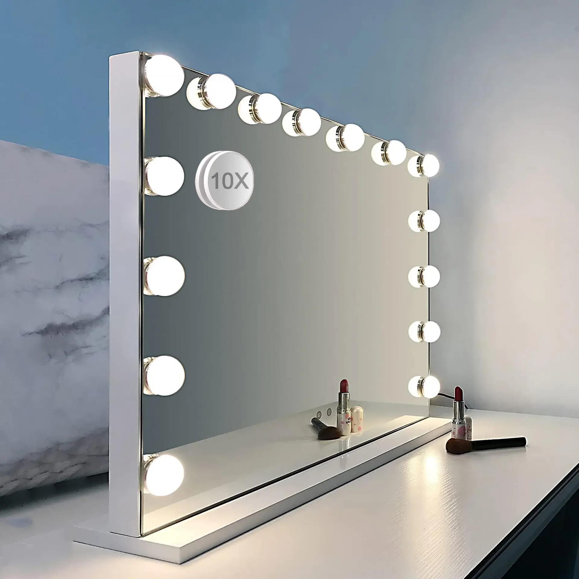 آینه رومیزی آرایشی با نور LED قابل تنظیم و طراحی مدرن