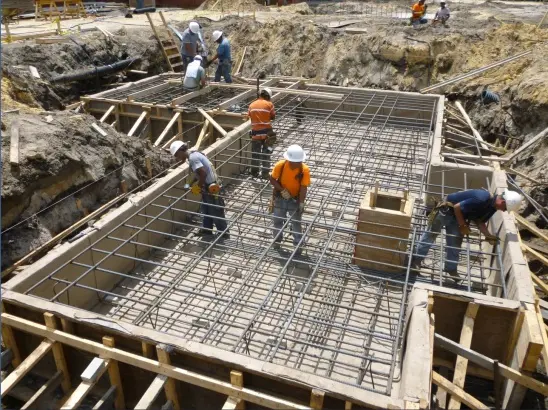 نصب الکترودهای زمین در زیر ساختمان برای سیستم ارتینگ