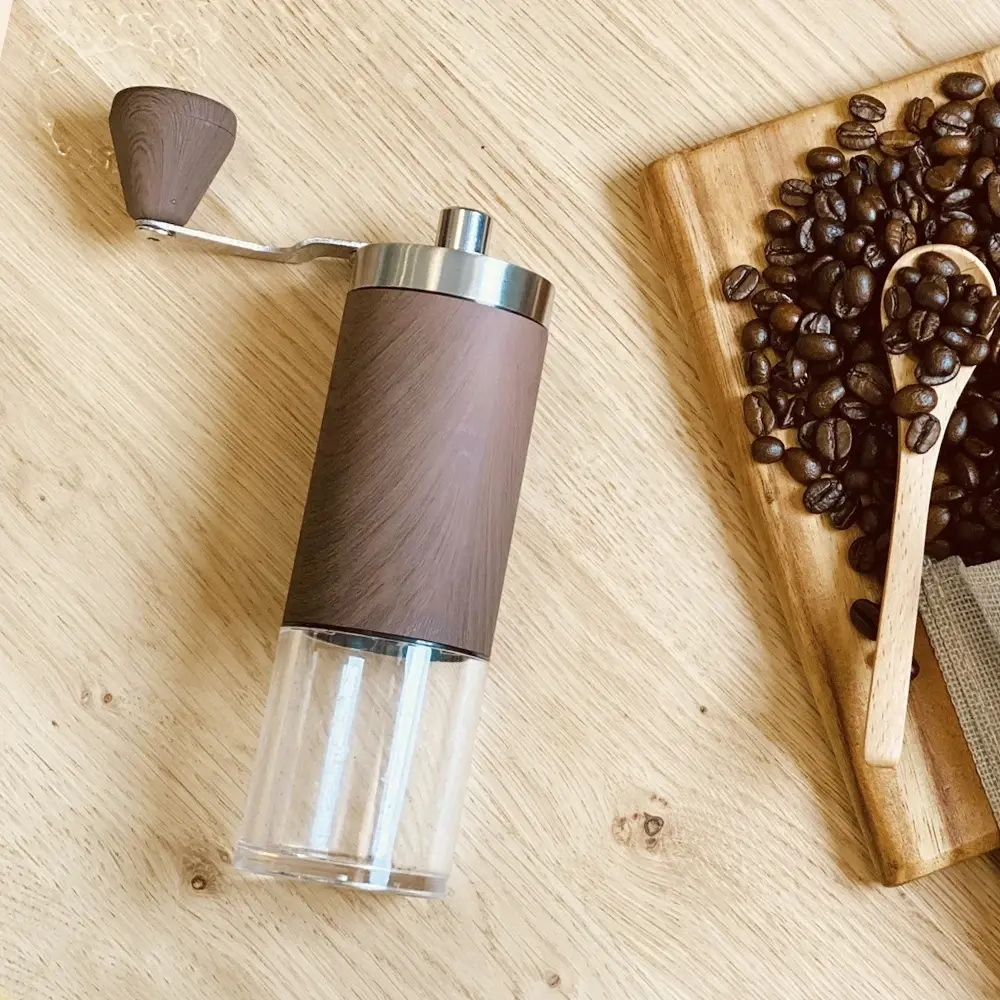 دو نمونه آسیاب قهوه دستی و الکتریکی برای مقایسه