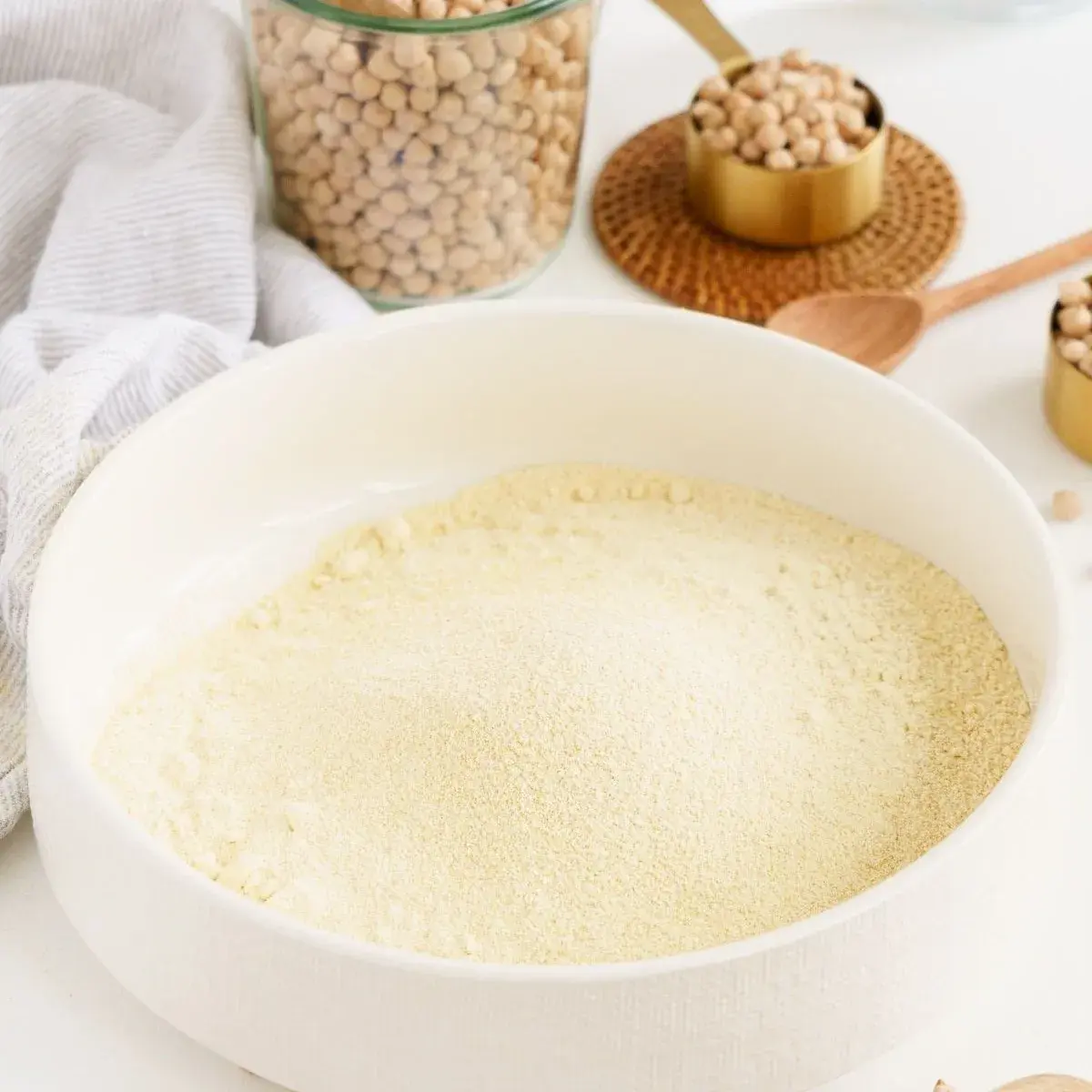 غذای سنتی با استفاده از آرد نخودچی به عنوان ماده اصلی یا افزودنی