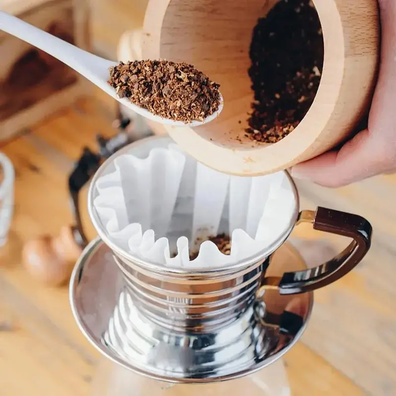 دریپر دستی قهوه با طراحی ساده و فلزی