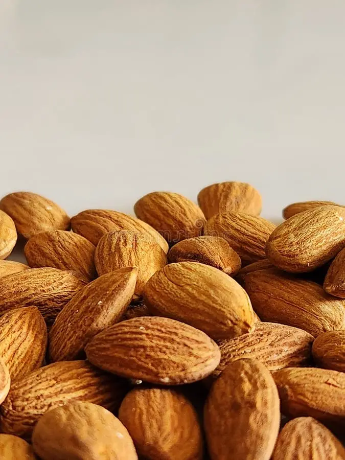 بادام درختی خرد شده و پودر شده برای استفاده در آشپزی