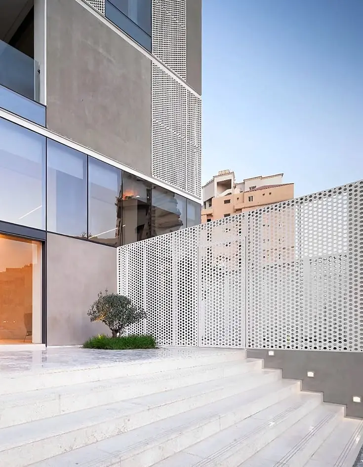 نمای ساختمان جنوبی چگونه طراحی شود تا حریم خصوصی حفظ شود؛ یک راهنمای کامل برای تصمیم بهتر