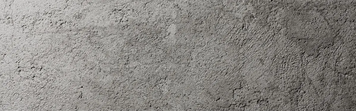 محوطه ویلا با استفاده از واش بتن که نشان‌دهنده زیبایی و هماهنگی این ماده با طراحی مدرن است