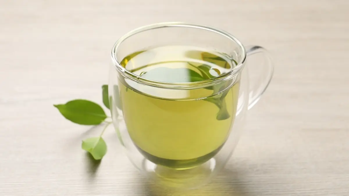 چای سبز در حال پخت با دمای مناسب