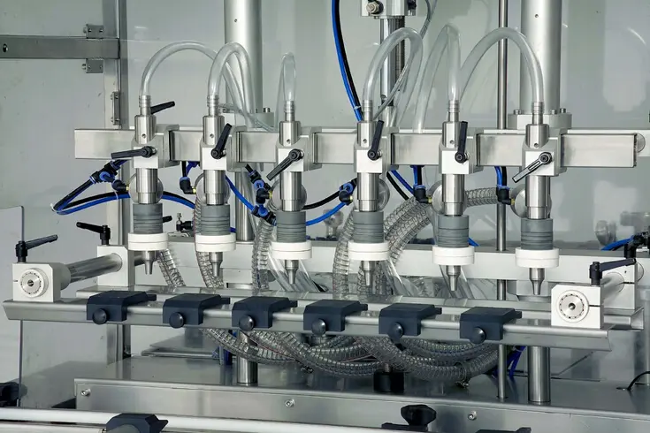 خرید دستگاه پرکن مایعات؛ راهنمای انتخاب برای خط تولید و نکات مهم
