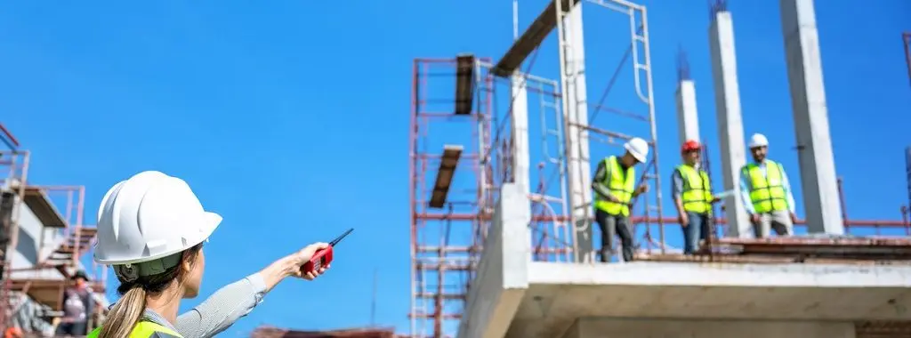 بررسی و کنترل کیفیت مصالح ساختمانی توسط کارشناسان