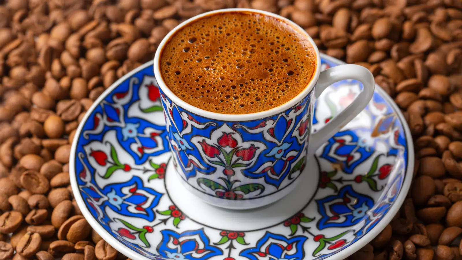 دانه‌های قهوه ترک با کیفیت بالا و روش تهیه سنتی آن