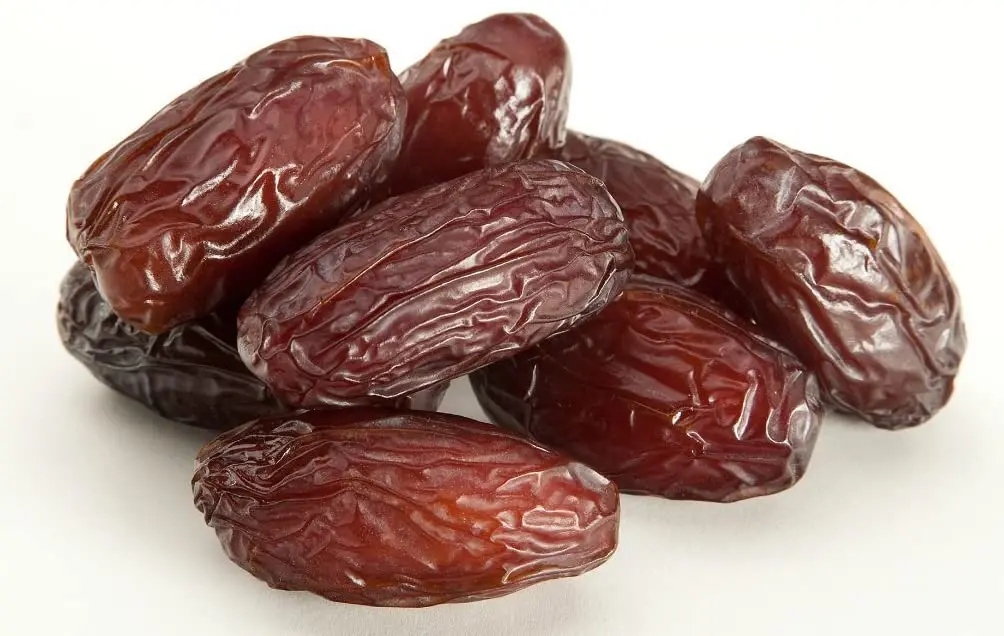 خرما مدجول تازه و بریده شده